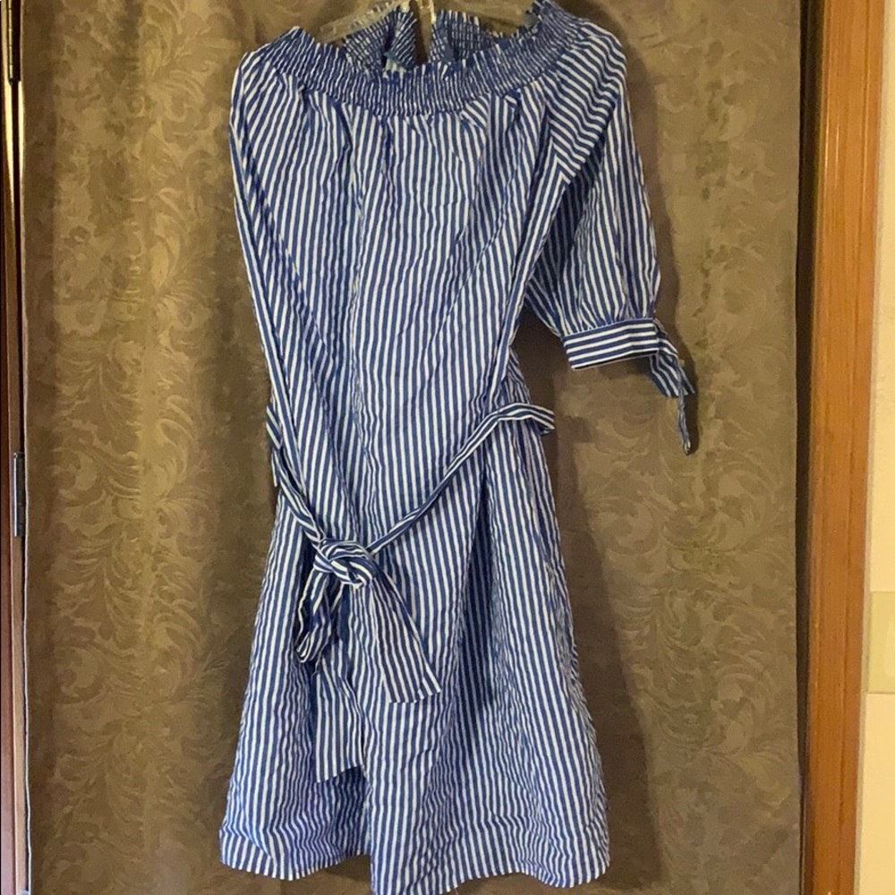 Brand new Off-the-Shoulder dress.
